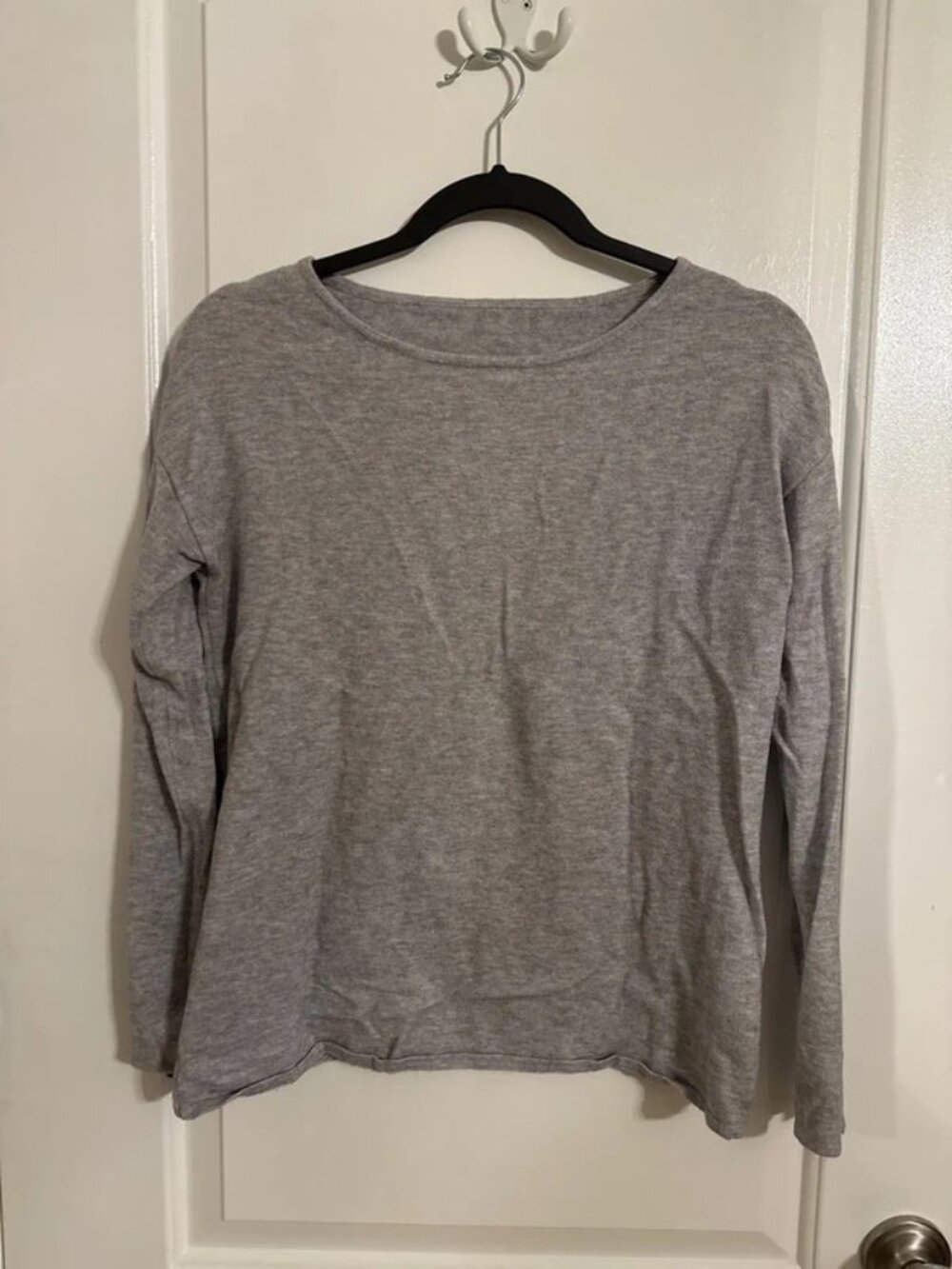 gray T-shirt